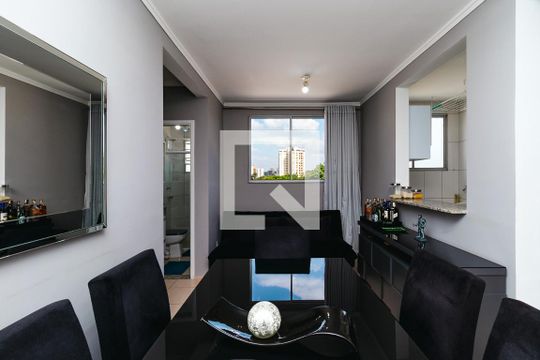 Sala de apartamento à venda com 2 quartos, 50m² em Vila Campos Sales, Jundiaí