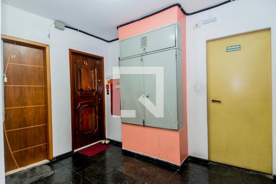 Hall de Entrada de apartamento à venda com 2 quartos, 56m² em Portal dos Gramados, Guarulhos
