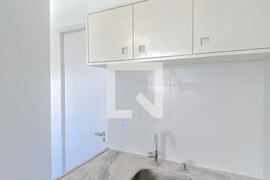 Cozinha de kitnet/studio para alugar com 1 quarto, 20m² em Água Rasa, São Paulo