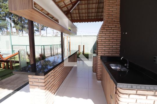 Área comum - Churrasqueira de apartamento para alugar com 2 quartos, 45m² em Chácaras Tubalina E Quartel, Uberlândia