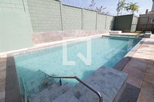 Área comum - Piscina de apartamento para alugar com 2 quartos, 45m² em Chácaras Tubalina E Quartel, Uberlândia