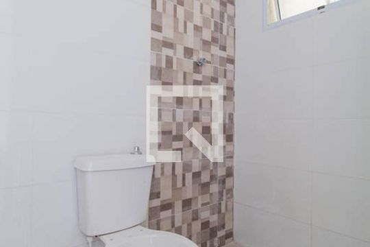 Banheiro  de apartamento para alugar com 2 quartos, 40m² em Penha de França, São Paulo