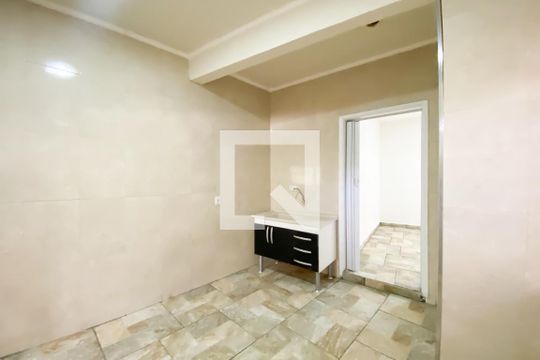 Cozinha de casa para alugar com 1 quarto, 65m² em Bela Vista, Osasco
