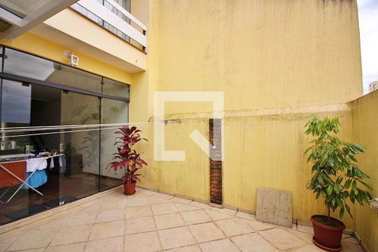 Quintal de casa à venda com 3 quartos, 233m² em Vila Euclides, São Bernardo do Campo