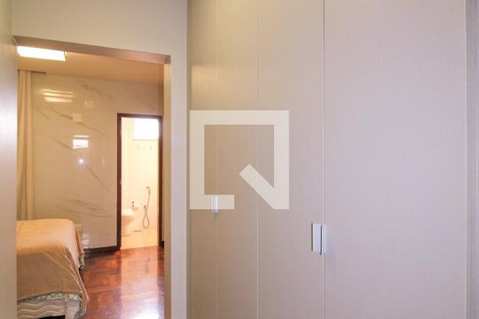 closet de apartamento para alugar com 4 quartos, 126m² em Serra, Belo Horizonte