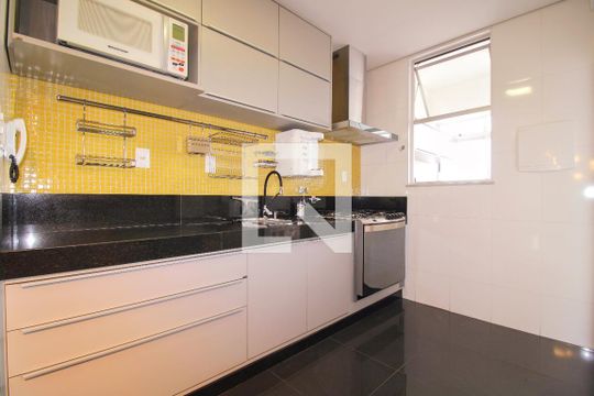 cozinha de apartamento para alugar com 4 quartos, 126m² em Serra, Belo Horizonte