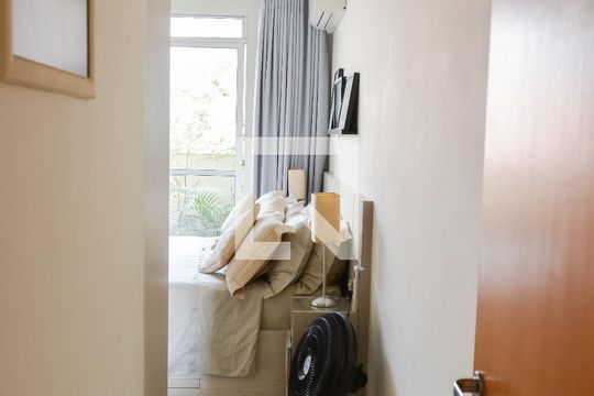Corredor de apartamento para alugar com 2 quartos, 72m² em Cabral, Contagem