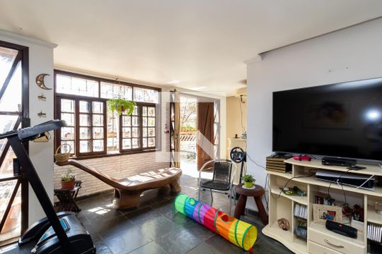 Casa para alugar com 4 quartos, 360m² em Vila Aurora (zona Norte), São Paulo