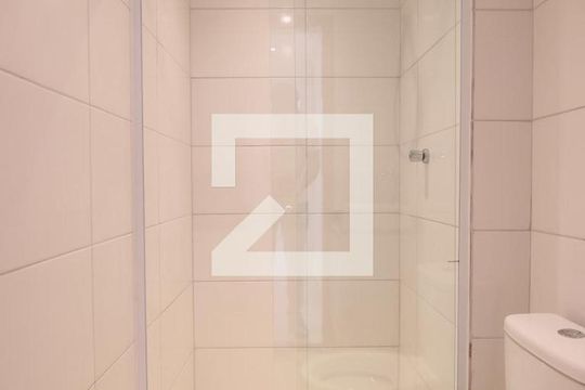 Banheiro de kitnet/studio para alugar com 2 quartos, 33m² em Artur Alvim, São Paulo