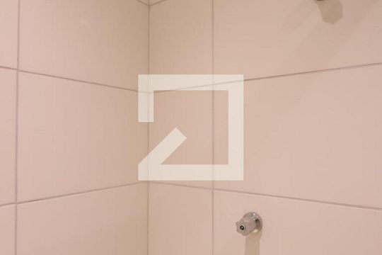 Banheiro de kitnet/studio para alugar com 2 quartos, 33m² em Artur Alvim, São Paulo