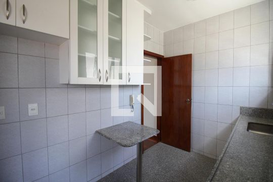 Cozinha de apartamento à venda com 3 quartos, 90m² em Funcionários, Belo Horizonte