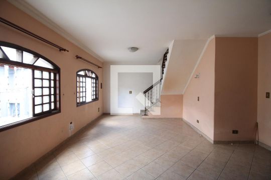 Casa para alugar com 3 quartos, 250m² em Parque Císper, São Paulo