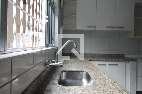 Cozinha - Torneira de casa para alugar com 3 quartos, 250m² em Parque Císper, São Paulo