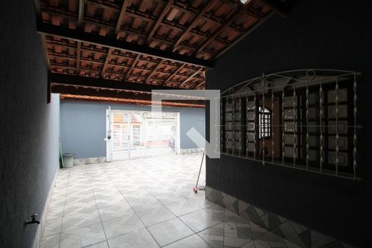 Garagem de casa para alugar com 3 quartos, 250m² em Parque Císper, São Paulo