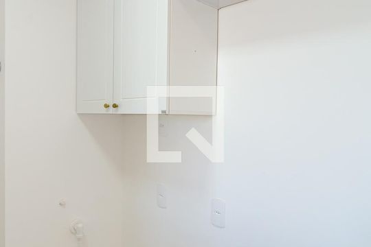 Cozinha de apartamento à venda com 2 quartos, 36m² em Vila Mira, São Paulo
