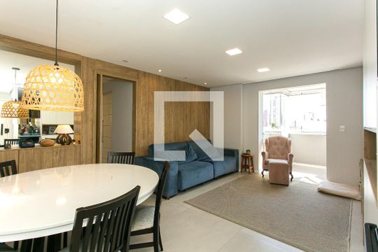 Sala de apartamento à venda com 3 quartos, 84m² em Vila Carrao, São Paulo
