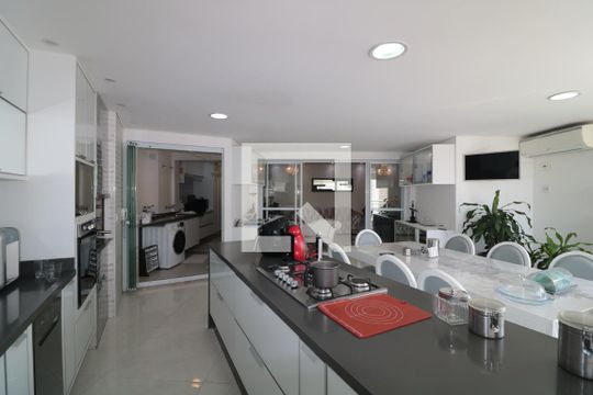 Cozinha de apartamento à venda com 3 quartos, 130m² em Mooca, São Paulo