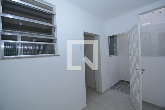 Copa de casa para alugar com 2 quartos, 48m² em Váz Lobo, Rio de Janeiro