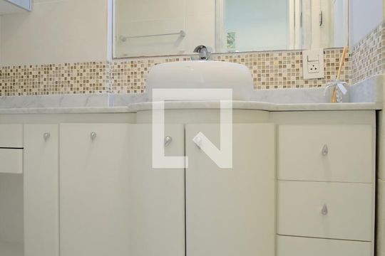 Banheiro de apartamento para alugar com 2 quartos, 75m² em Tatuapé, São Paulo