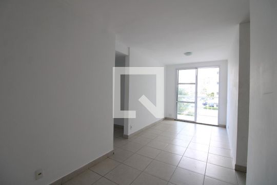 Sala de apartamento para alugar com 3 quartos, 70m² em Anil, Rio de Janeiro