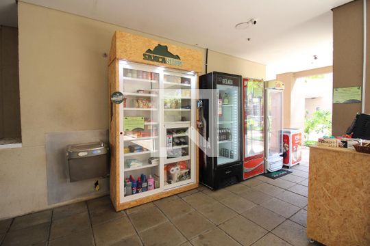 Área Comum - Mercadinho de apartamento para alugar com 3 quartos, 70m² em Anil, Rio de Janeiro
