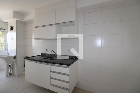 Cozinha de apartamento para alugar com 3 quartos, 70m² em Anil, Rio de Janeiro