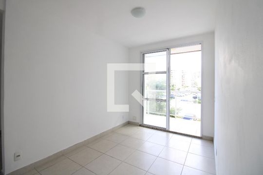 Sala de apartamento para alugar com 3 quartos, 70m² em Anil, Rio de Janeiro