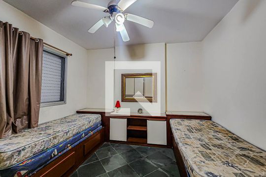 Quarto de apartamento para alugar com 2 quartos, 48m² em Parque Enseada, Guarujá
