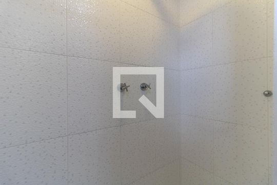 Banheiro de kitnet/studio para alugar com 1 quarto, 25m² em Vila Marte, São Paulo