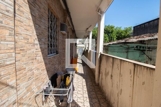 Corredor de Acesso de apartamento para alugar com 1 quarto, 40m² em Parada de Lucas, Rio de Janeiro