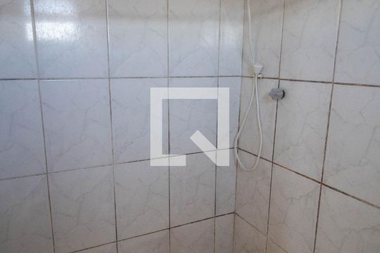 Banheiro de apartamento para alugar com 1 quarto, 40m² em Parada de Lucas, Rio de Janeiro