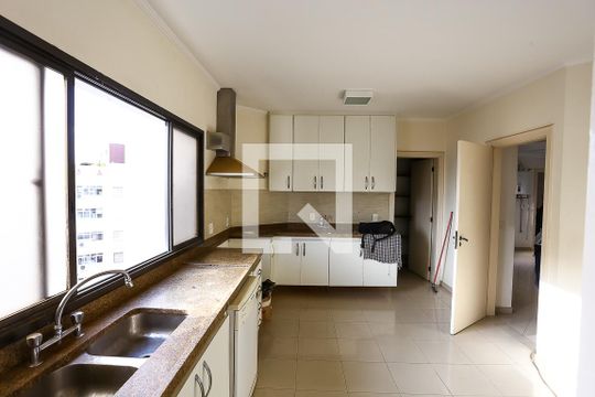 Cozinha de apartamento à venda com 5 quartos, 290m² em Real Parque, São Paulo