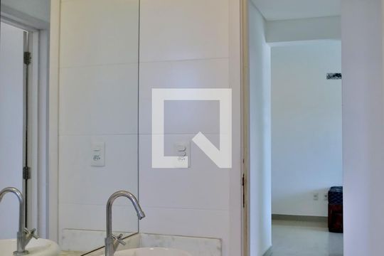 Banheiro de apartamento para alugar com 1 quarto, 49m² em Vila Matias, Santos