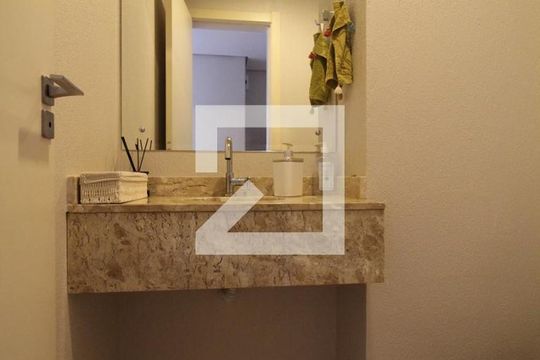 Lavabo de apartamento para alugar com 3 quartos, 110m² em Petrópolis, Porto Alegre