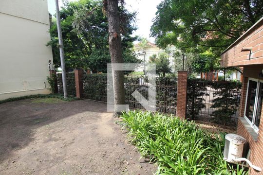 Área comum de apartamento para alugar com 3 quartos, 110m² em Petrópolis, Porto Alegre