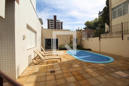 Área comum - Piscina de apartamento para alugar com 3 quartos, 110m² em Petrópolis, Porto Alegre