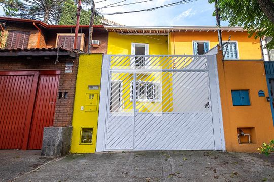 Fachada de casa à venda com 2 quartos, 67m² em Vila Madalena, São Paulo