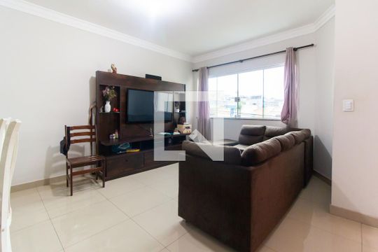 Sala de casa à venda com 3 quartos, 198m² em Vila Dalila, São Paulo