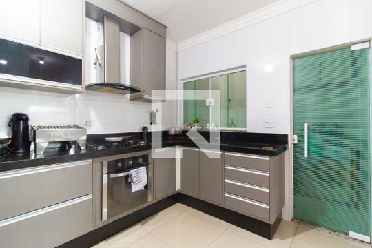 Cozinha de casa à venda com 3 quartos, 198m² em Vila Dalila, São Paulo