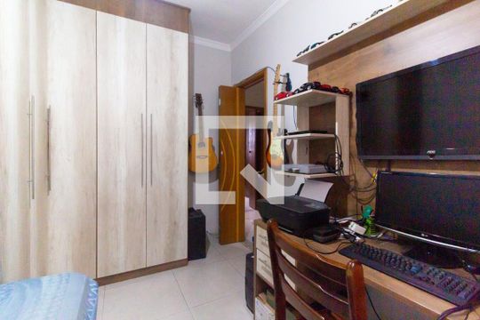 Quarto 01 de casa à venda com 3 quartos, 198m² em Vila Dalila, São Paulo
