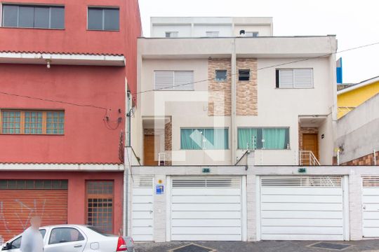 Fachada de casa à venda com 3 quartos, 198m² em Vila Dalila, São Paulo