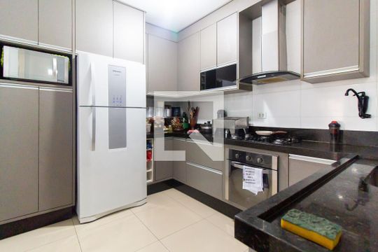 Cozinha de casa à venda com 3 quartos, 198m² em Vila Dalila, São Paulo