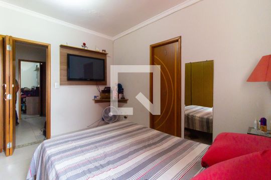 Casa à venda com 3 quartos, 198m² em Vila Dalila, São Paulo