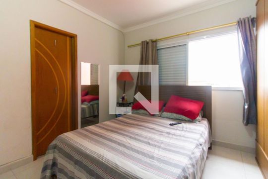 Casa à venda com 3 quartos, 198m² em Vila Dalila, São Paulo
