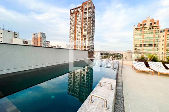Piscina de kitnet/studio para alugar com 1 quarto, 21m² em Indianópolis, São Paulo