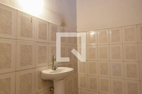 Banheiro  de casa à venda com 2 quartos, 100m² em Cidade Monções, São Paulo