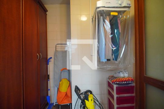 Quarto de Serviço de casa à venda com 4 quartos, 273m² em Mauá, Novo Hamburgo