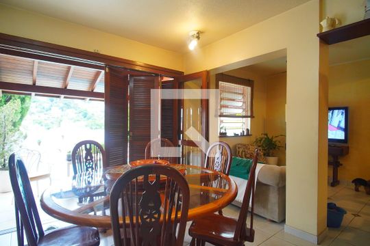 Casa à venda com 4 quartos, 273m² em Mauá, Novo Hamburgo