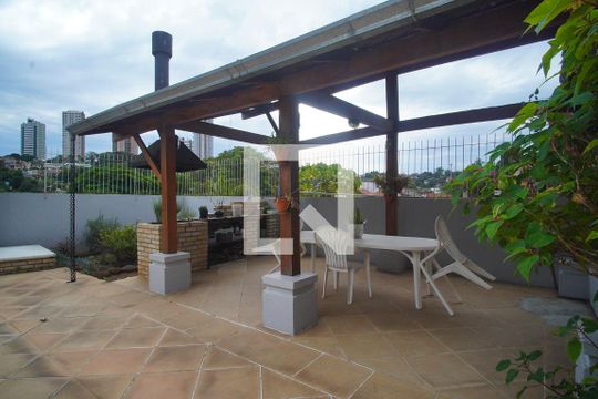 Pátio de casa à venda com 4 quartos, 273m² em Mauá, Novo Hamburgo