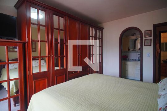Suíte de casa à venda com 4 quartos, 273m² em Mauá, Novo Hamburgo
